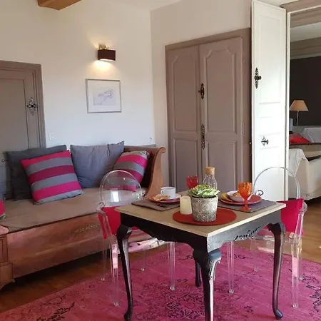 Вилла Domaine De Lamblardie *